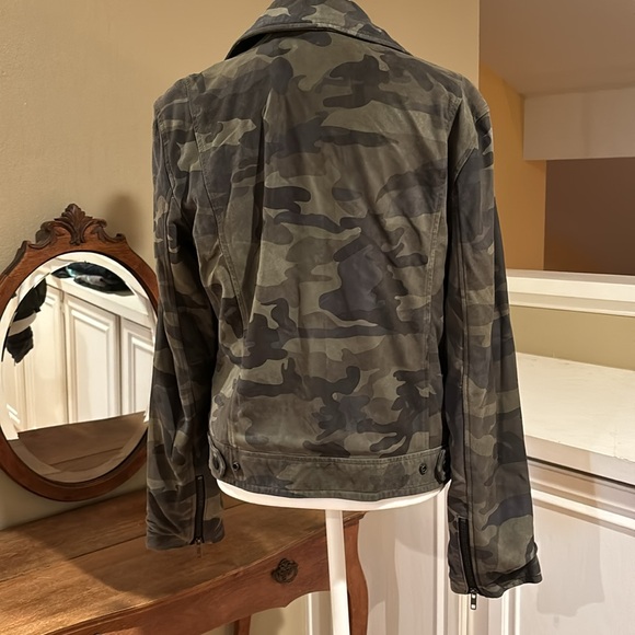 Women’s Sanctuary Crop Jacket Camo Size Small - Picture 2 of 4